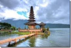 ulun danu - beratan lake view